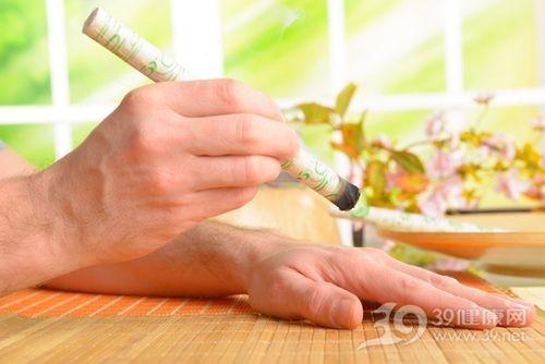 艾灸 艾條 中醫(yī) 中藥_27710426_xxl