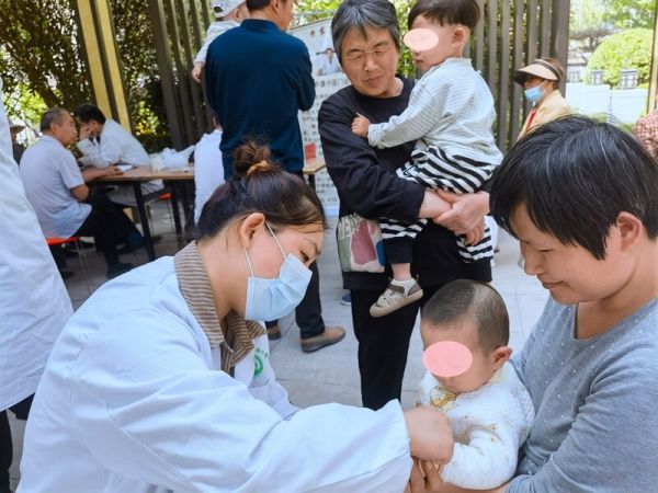 菏泽中康中医诊所进小区，爱心义诊暖人心