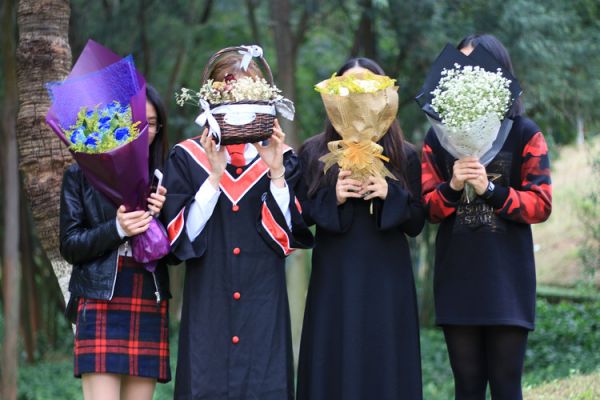 成都中醫(yī)藥大學附屬醫(yī)院針灸學校普高班都有那些