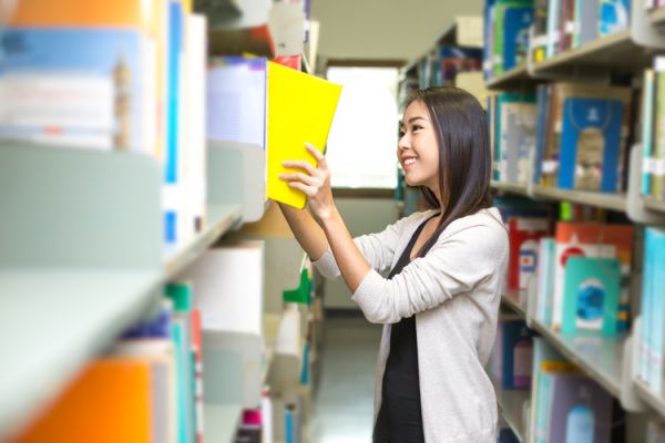 云南中医针灸学校中专，云南中医药大学针灸推拿学是几本