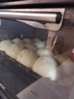 蜂蜜椰蓉的小餐包的做法 步驟2