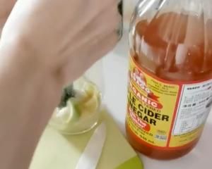超簡(jiǎn)單 | 1分鐘刷脂飲料 檸檬蘋果醋的做法 步驟4