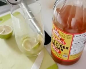 超簡(jiǎn)單 | 1分鐘刷脂飲料 檸檬蘋果醋的做法 步驟5
