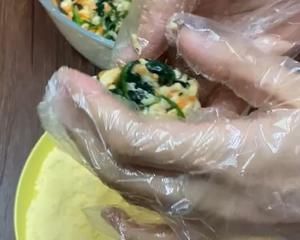 低卡美味的玉米面菜团子 低脂营养又健康 附细节视频详解的做法 步骤3
