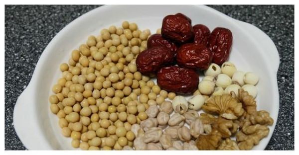 早餐最愛做豆?jié){，5種食材混合制作，香甜好喝有營養(yǎng)，全家都喜歡