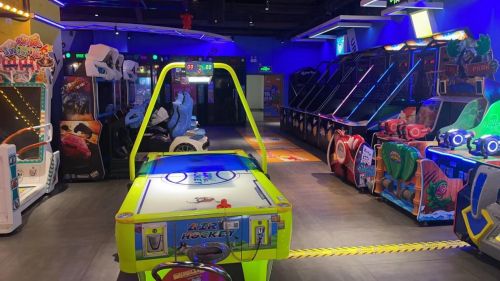  风云再起电玩城与【星城战记】的对决：市场份额与客户满意度的领先之道