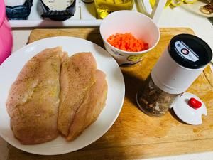 減脂餐盡量少油少鹽，選蛋白質高的肉類，推薦雞胸肉。的做法 步驟4