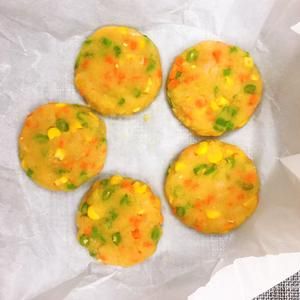 ??超飽腹無油版雞胸肉土豆餅，懶人減肥最愛的做法 步驟5