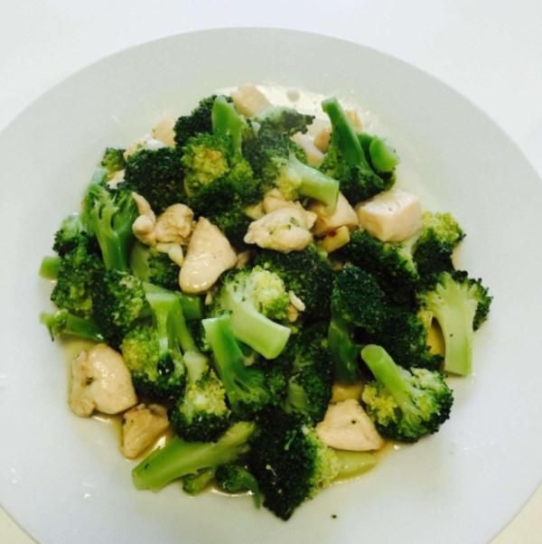 吃雞肉很滋補，教你7種雞胸肉做法，蛋白質(zhì)豐富，還不長胖