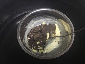 自制黑巧克力（从原材料做起的）的做法步骤 第3步