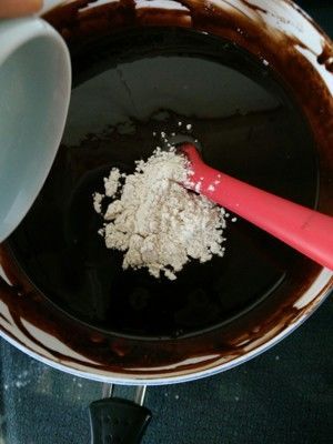 手工黑巧克力——可可液塊自制(70%左右)巧克力(可用做烘焙或直接當(dāng)零食吃)的做法步驟 第5步