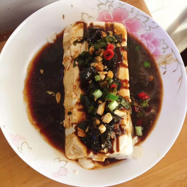 松花蛋拌豆腐