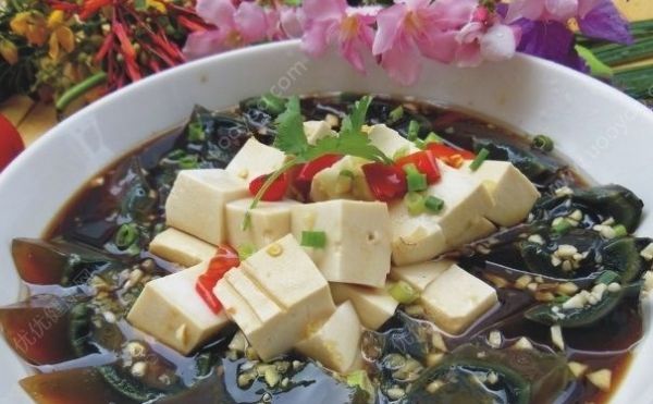 皮蛋拌豆腐怎么做？皮蛋拌豆腐的做法介紹(4)
