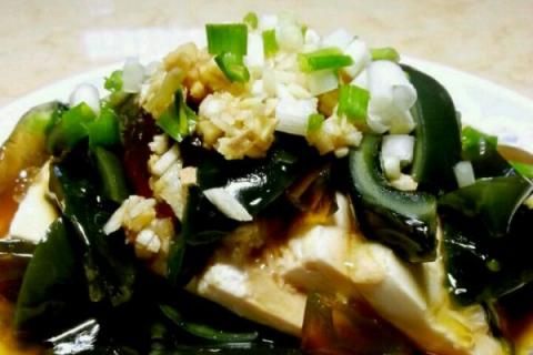 松花蛋拌豆腐做法和食用需知
