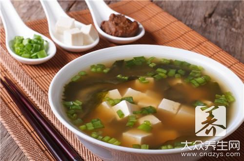 皮蛋豆腐湯的做法