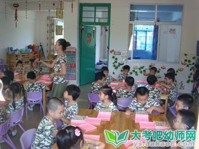 小班健康活动学习自己入厕教案反思配图二