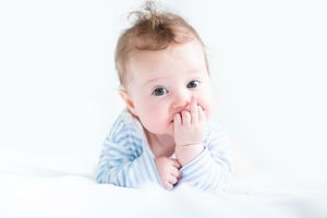 2個月嬰兒使用安全座椅怎么選