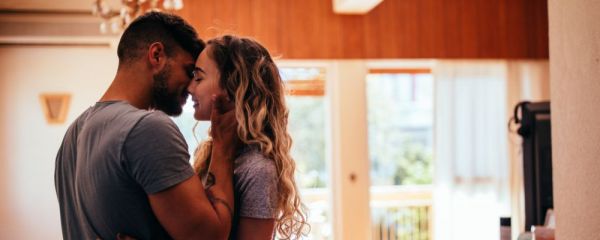 常见的性爱姿势有哪些 激发激情的多彩选择有哪些 常见的性爱姿势有什么