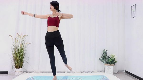 快速練全身，每天原地堅(jiān)持30下，快速燃脂，掉肉快瘦得快