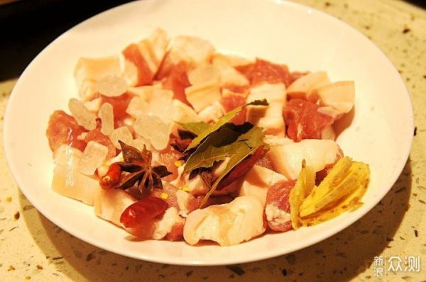 紅燒肉不炒糖色不加一滴油，Q彈入味肥而不膩_新浪眾測(cè)