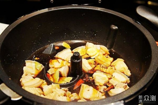 紅燒肉不炒糖色不加一滴油，Q彈入味肥而不膩_新浪眾測(cè)