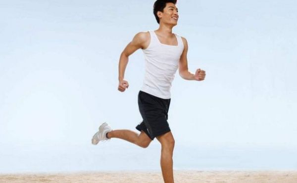 長(zhǎng)期堅(jiān)持跑步有何好處？男人跑步該注意什么？(1)