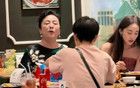 娜扎攜媽媽泰國(guó)度假，母女高顏值超吸睛