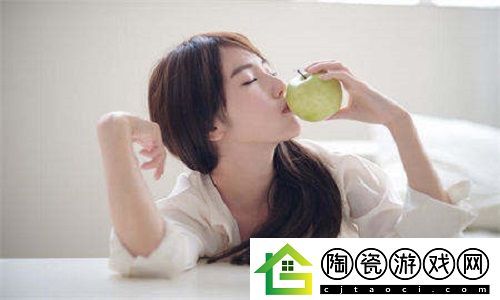感受媽媽女兒齊上陣的溫馨時(shí)刻，揭秘親子互動背后的情感力量與成長故事!在忙碌的現(xiàn)代生活中，親子關(guān)系顯得尤為重要。而近年來，越來越多的家庭開始通過共同參與活動來增進(jìn)母女之間的情感聯(lián)系。