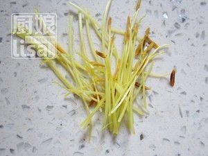 【凉拌黄花菜】的做法步骤 第2步