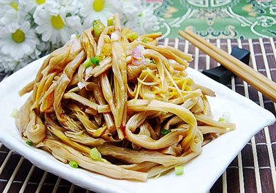 介紹涼拌黃花菜的做法