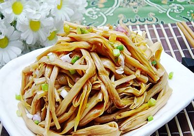 介紹涼拌黃花菜的做法