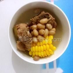 玉米花生炖猪骨的做法[图]