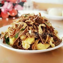 黄花菜（干）炒鸡蛋的做法[图]