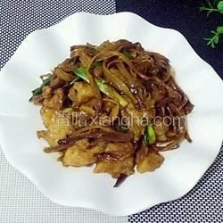 黄花菜烧肉的做法[图]