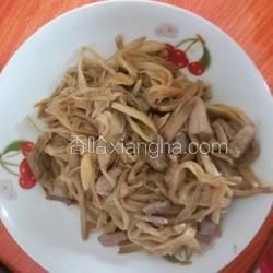 黄花菜炒肉的做法[图]