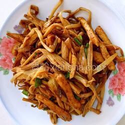 鸡胸肉炒黄花菜的做法[图]