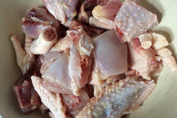 炒鸡肉时，用这 “健脑菜”一起炒，味道佳，大人小孩吃多有益处