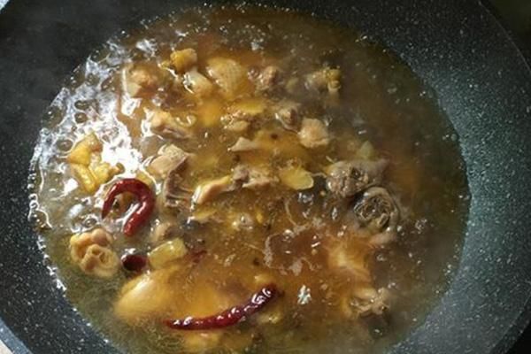 炒鸡肉时，用这 “健脑菜”一起炒，味道佳，大人小孩吃多有益处