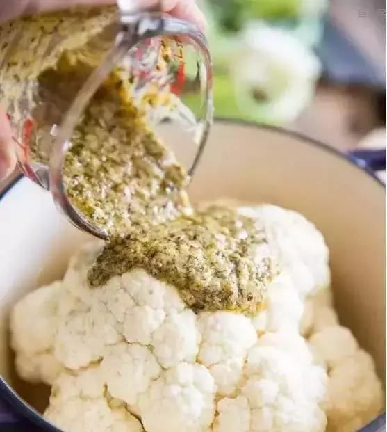 整顆烤花菜，確實是不一樣的美食！