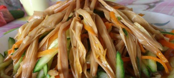 簡單易學(xué)的素炒黃花菜做法（健康美味一鍵搞定）