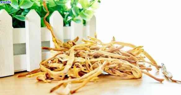 黃花菜泡茶的全面功效與作用：如何 *** 、喝法以及對(duì)身體的益處解析