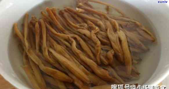 黃花菜泡茶的全面功效與作用：如何 *** 、喝法以及對(duì)身體的益處解析