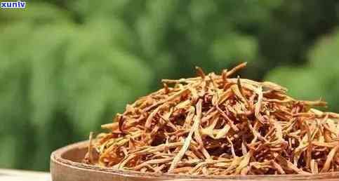 黃花菜泡茶的全面功效與作用：如何 *** 、喝法以及對(duì)身體的益處解析