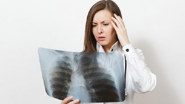 慢阻肺患者常做呼吸操 有助延緩肺功能下降