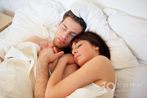 青年 男 女 夫妻 情侶 愛情 睡覺 睡眠_13881855_xxl