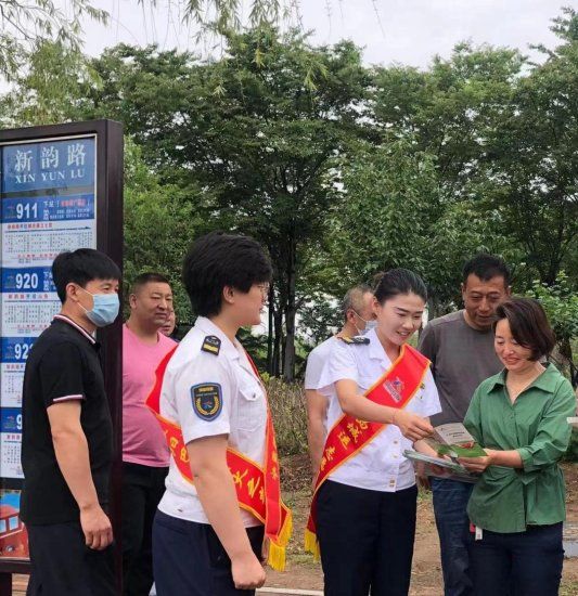 促進(jìn)性別平等 護(hù)佑?jì)D幼健康 城陽(yáng)巴士開(kāi)展世界人口日宣傳活動(dòng)