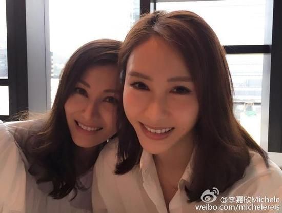 李嘉欣曬與黎姿合影