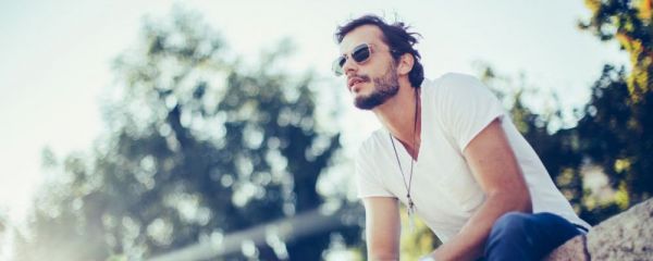 怎么从男人坐姿看性格 男人不同的坐姿说明什么 哪些坐姿可以看出性格