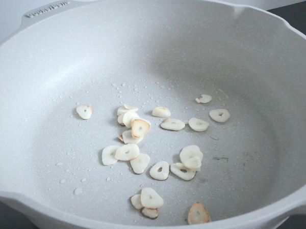 純奶手撕吐司的做法 步驟1