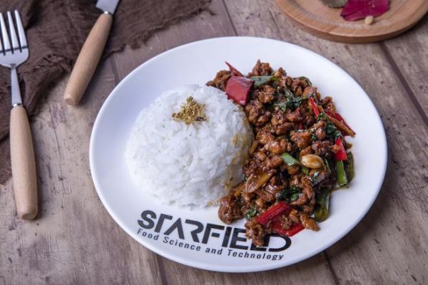 一分鐘學(xué)「泰式羅勒植物肉炒飯」的做法